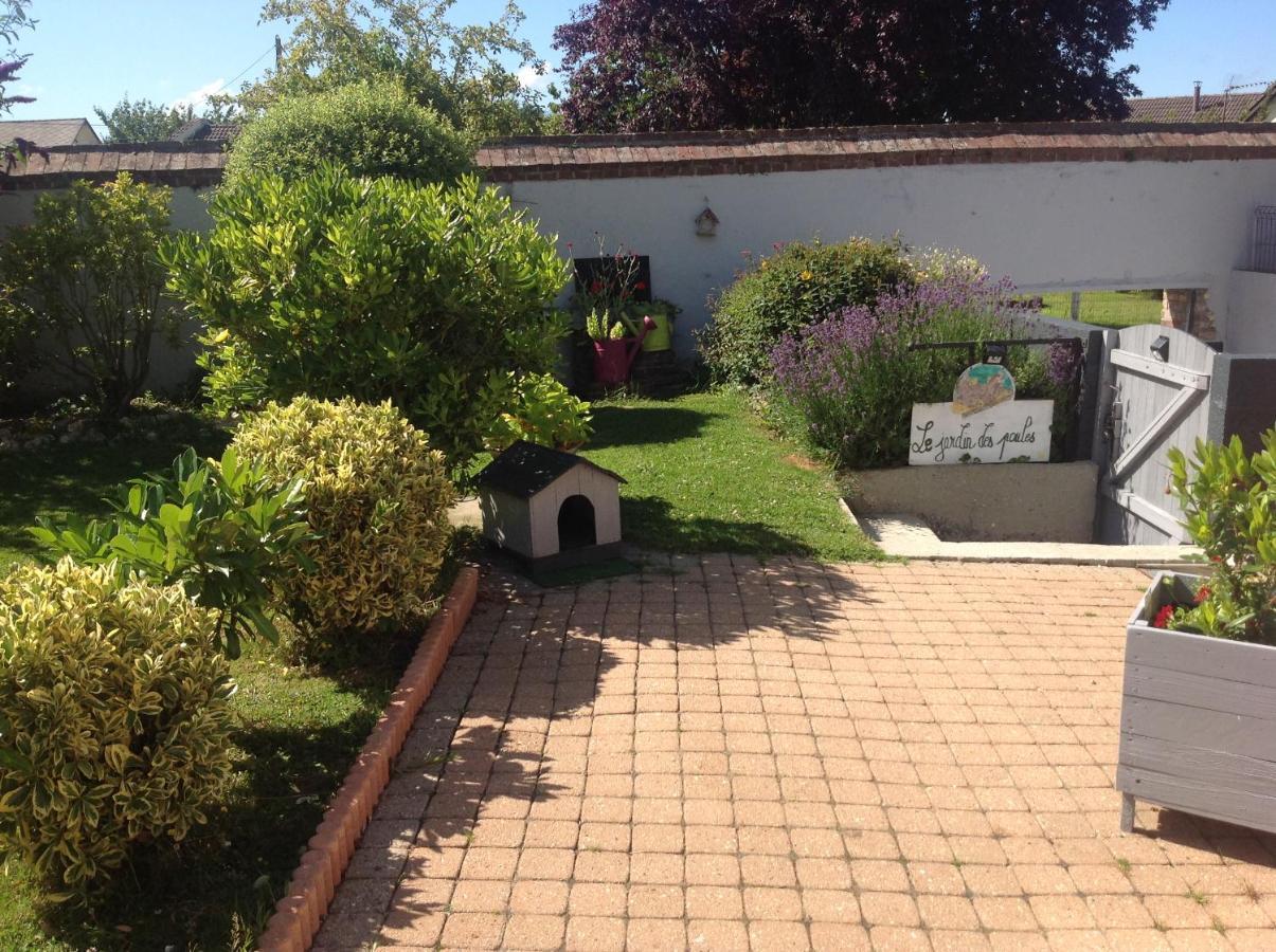 Le Jardin Des Poules Bed & Breakfast Thietreville Exterior photo