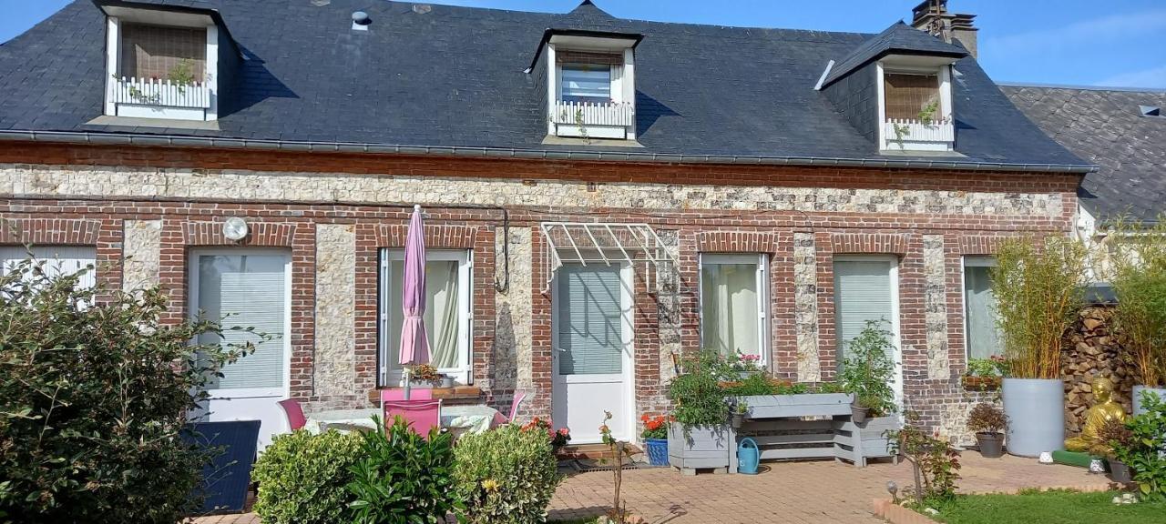 Le Jardin Des Poules Bed & Breakfast Thietreville Exterior photo